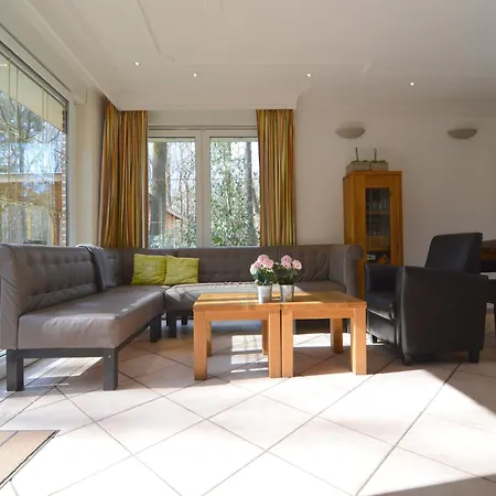 In With Heated Pool Feriehus Lunteren